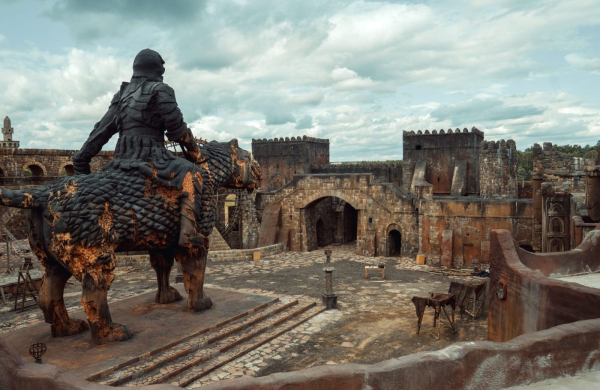 Завершились съемки сериала «Трудно быть богом» с Сергей Безруковым, Викторией Исаковой и Федором Бондарчуком